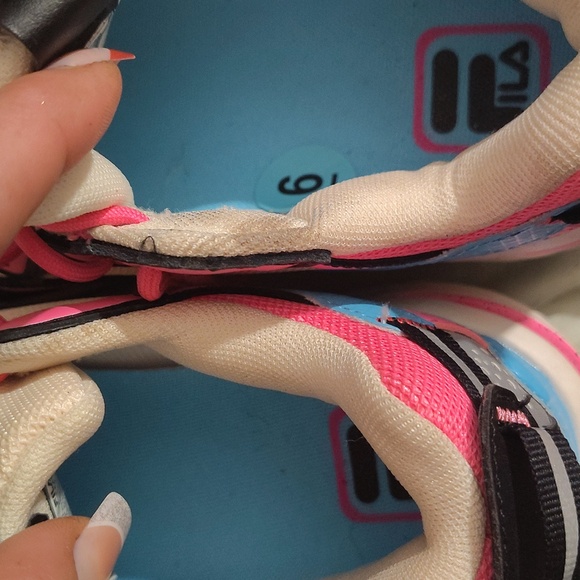 Fila - Picture 4 of 5